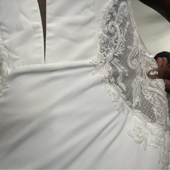 White Wedding Dress Never Worn - Picture 5 of 8